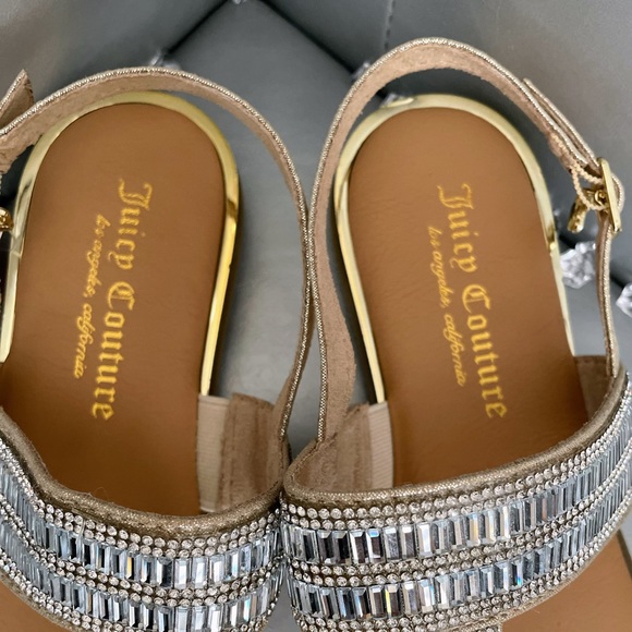 NEW!! JUICY COUTURE SANDALS!! - Picture 2 of 4